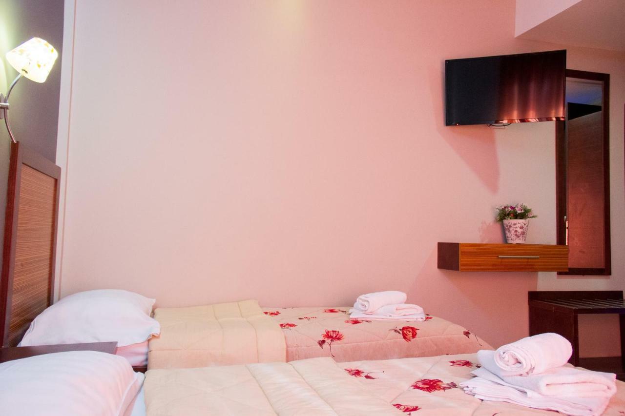 Hotel Rodon Paralía Dış mekan fotoğraf